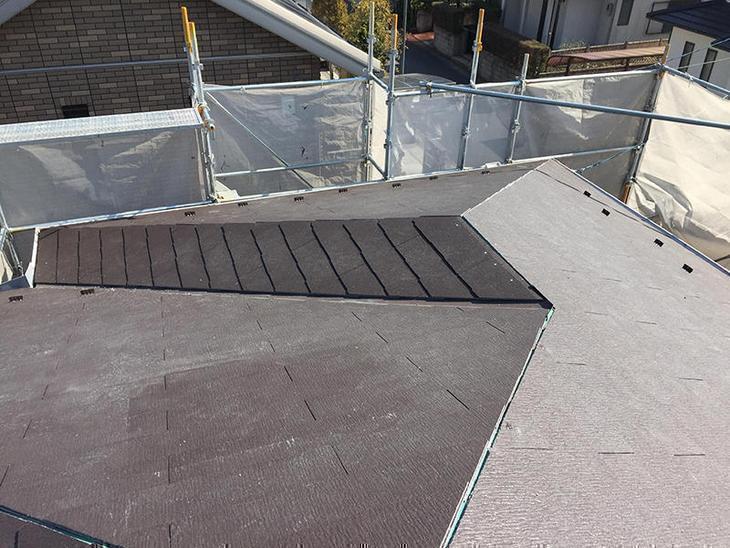 大屋根も新しい屋根材に生まれ変わりました。これから板金で棟の工事をしていきます。担当：内田