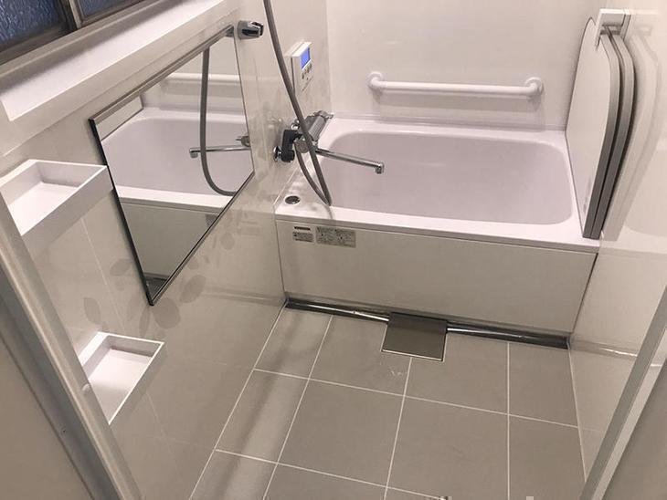 ユニットバスの組立が完了し養生も剥がしました。担当：高見・古屋