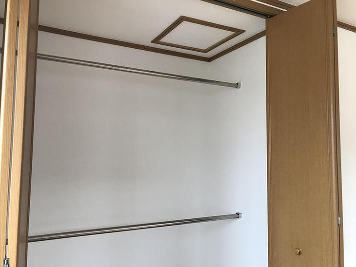 クローゼットにハンガーパイプを2段つけました！担当：岩城