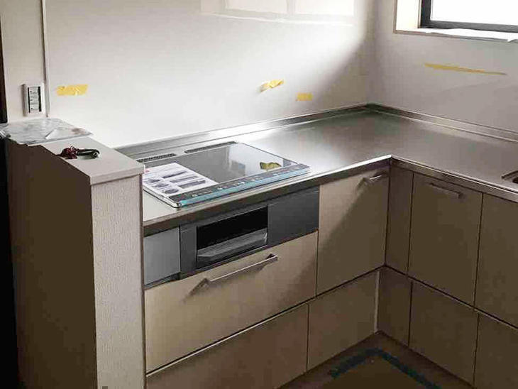 キッチン組立が完了しました。L型のキッチンです！担当：古屋・高見