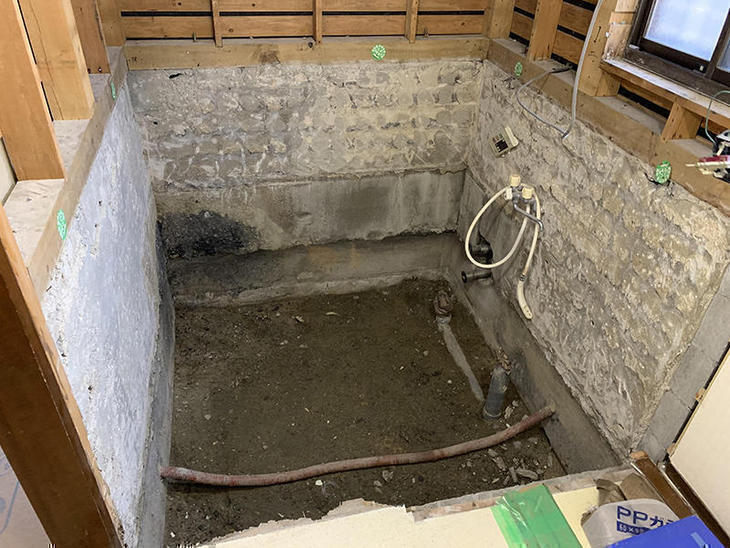浴室の解体が無事おわりましたので配管の仕込みに入っていきます。担当：亀田
