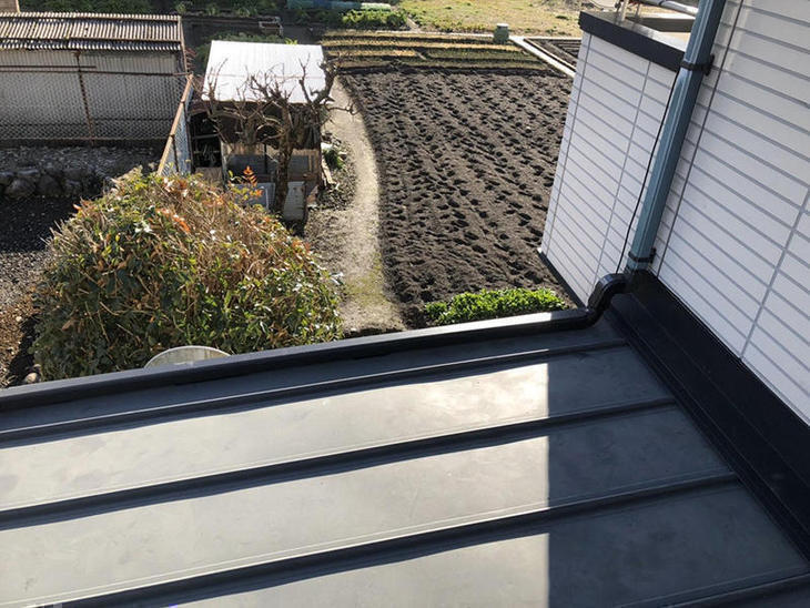 台風の影響で樋がとれましたので交換し、しっかり固定してもらいました！担当：山中・岩城