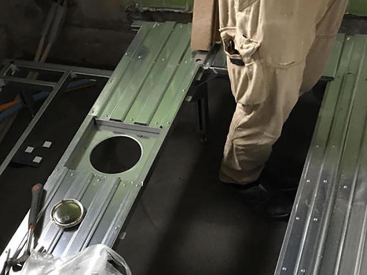 ユニットバスを組み立てています！1日で組み立てていきます。担当：古屋・高見