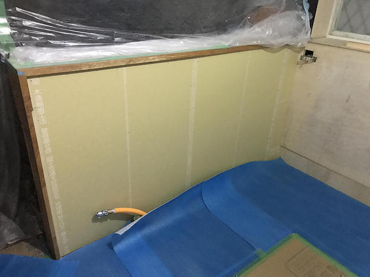 キッチンがしっかり固定出来るように壁下地をしました。担当：岩城