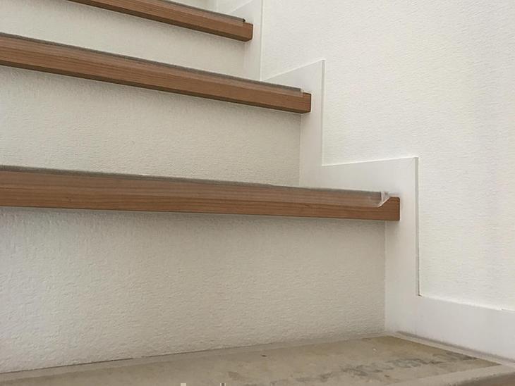 階段施工しております、け込み部分はクロス巻き仕上げです。担当：森井