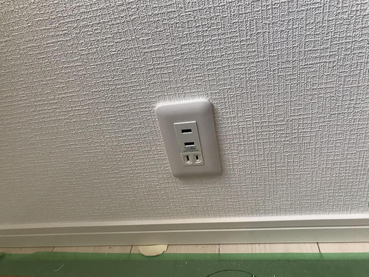 USBのコンセント取り付けました！担当：岩城