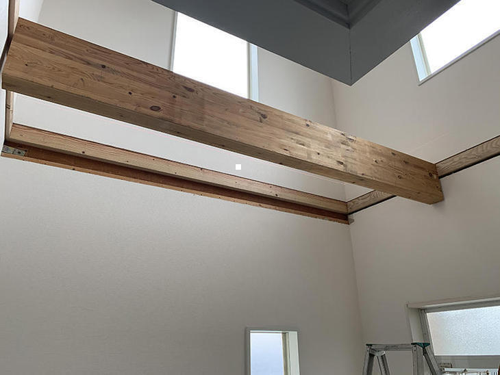 梁を設置しました。ここから床を組んでいきます。担当：亀田