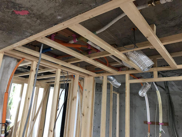 洗面所の天井の下地をしました。担当：有田