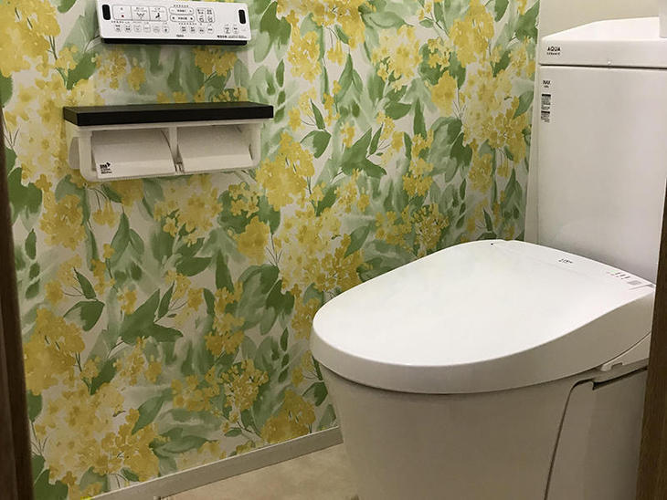 マンションのトイレ改装をしました。クロスもCFも貼り替えました！かわいい感じに仕上がりました。担当：岩城