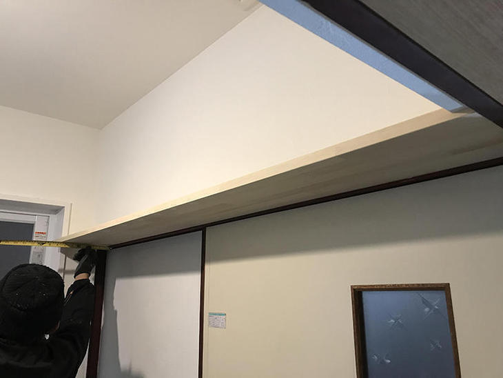 洗面所の入り口上部に棚を付けてます！担当：岩城