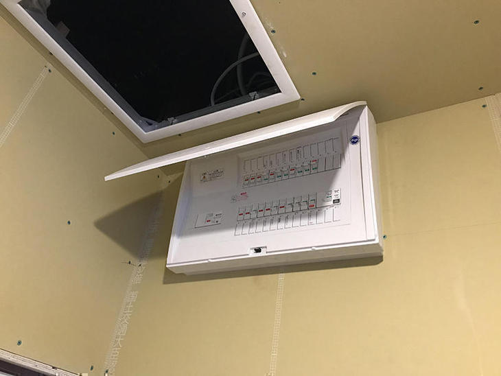 分電盤を新しくしました！回路も増やしましたので、安全にお使い頂けます。担当：岩城