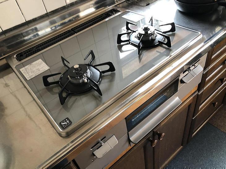 ガスコンロの交換工事が終わりました。ノーリツの２口ガスコンロです。担当：高見