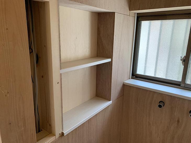 壁に埋め込みのニッチを造作しました。担当：亀田