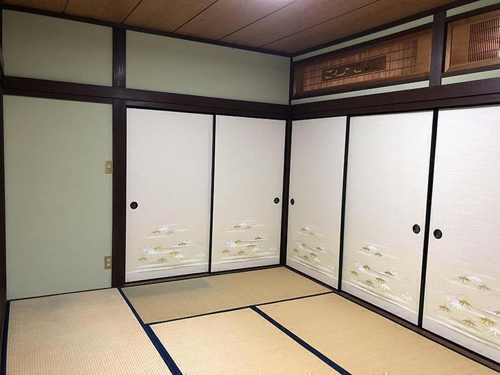 和室の聚楽壁の塗り替えと襖の貼り替えが終わりました。明るく綺麗な和室になりました。担当：中村太亮