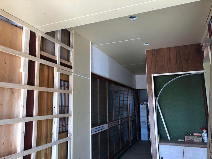 蒲生郡から玄関壁下地工事リポート 滋賀でリフォームするなら匠工房へ