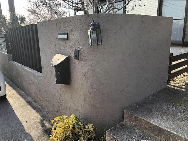 門塀を塗装しました。今回は、SK化研のベルアートで施工しました！凹凸もしっかりと付けることで重厚感がでています。担当：高田・山中和樹
