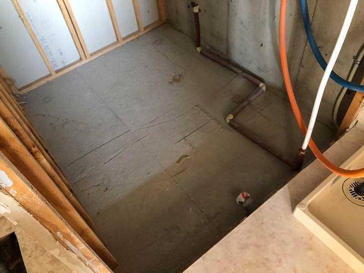ユニットバスの解体が完了しました。担当：高見