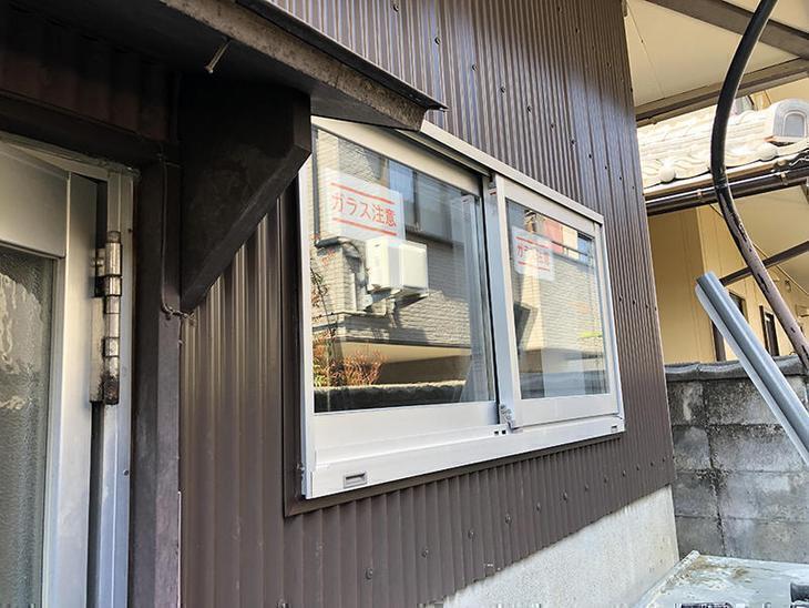 浴室のサッシを入れ替えて、外部のトタンを貼り替えました！担当：高見