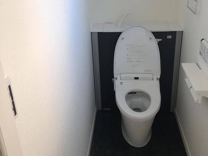 LIXILのトイレになります。納期に時間がかかっていますがなんとか入ってきました。担当：森井