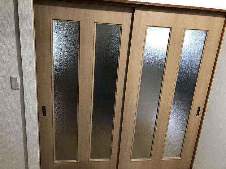 既存の敷居、鴨居に合わせて職人さんに建具を作ってもらいました！担当：高見