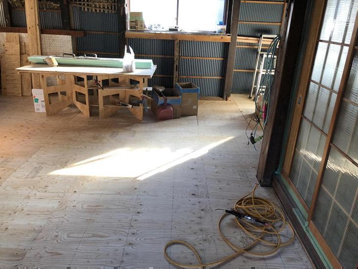 床の下地が終わりました。これから壁の下地を造作していきます！工事はまだまだこれからです！担当：吉田・古屋・白井