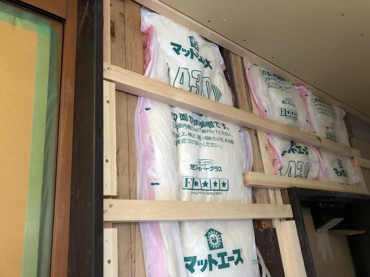 下地ができ、壁に断熱材を入れています！担当：古屋・白井