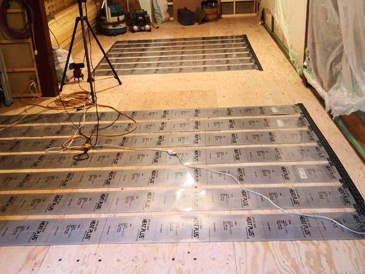 電気式の床暖房を施工しました。カットが自在なので、リフォームには最適です！担当：古屋・高見