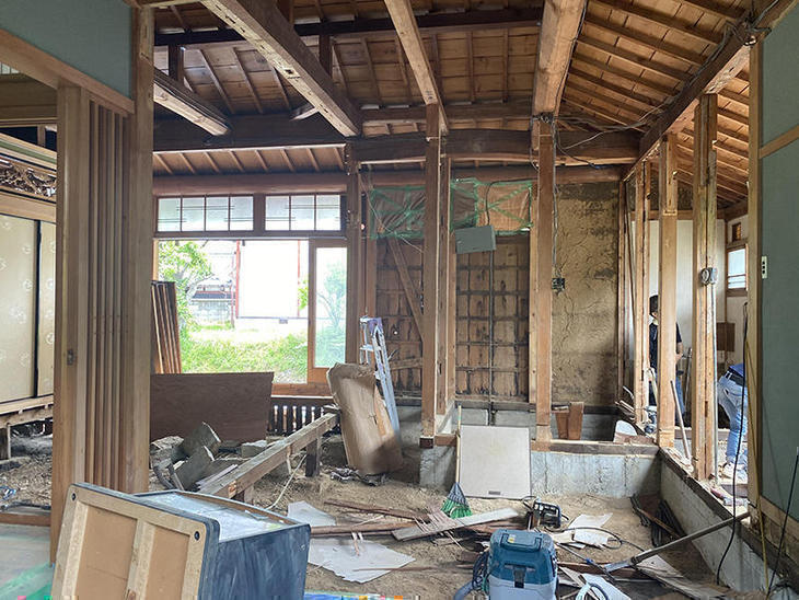 離れの内部解体もあと少しで終わります。完成が今から楽しみです。担当：内田