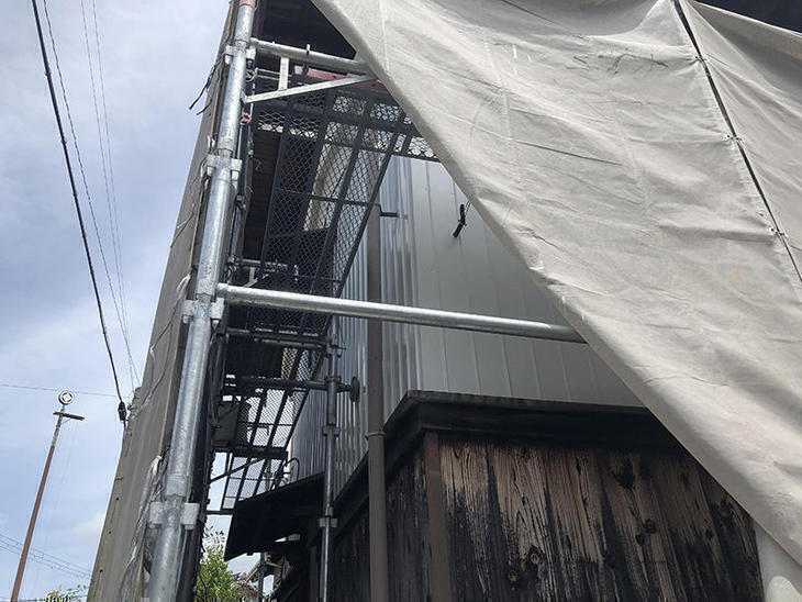 板金工事がもうすぐ終わりそうです。綺麗に仕上がってきました。担当：早川