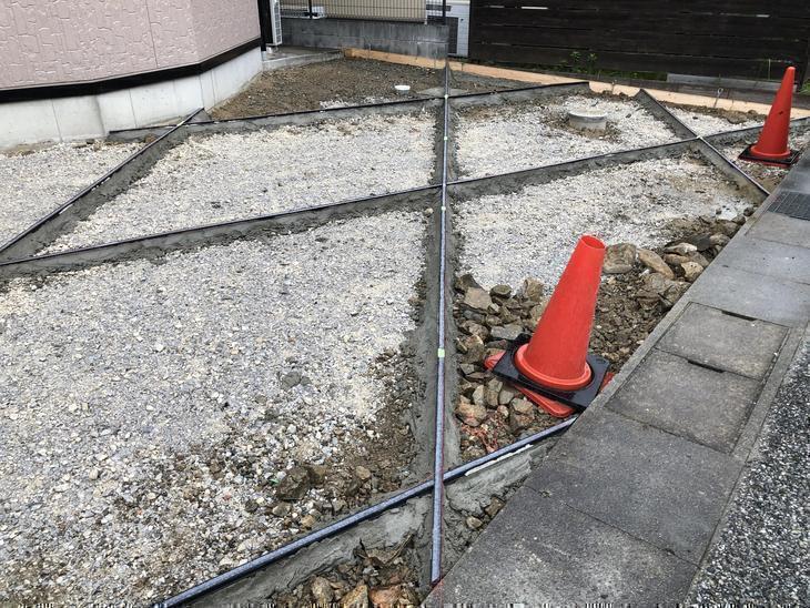 鋤取り作業が終わり、目地の墨出しが終わりました！担当：高見