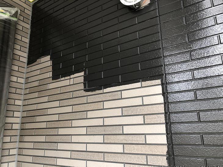 外壁塗装の中塗りです！ローラーで3回塗っていきます！担当：高見