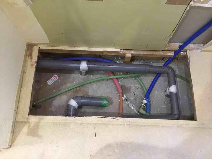 洗濯機排水をやり替えます。担当：藤井信秀