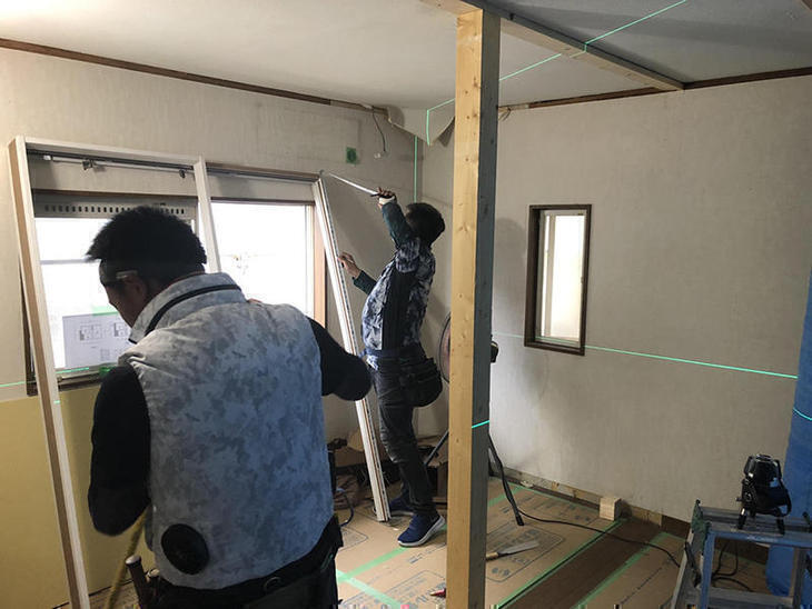 洋室の一室を間仕切り壁をつくり、ウォークインクローゼットをつくってます！担当：山中和樹・馬渕