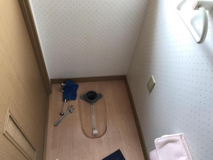 既存のトイレを取り外しました。担当：高田・森田