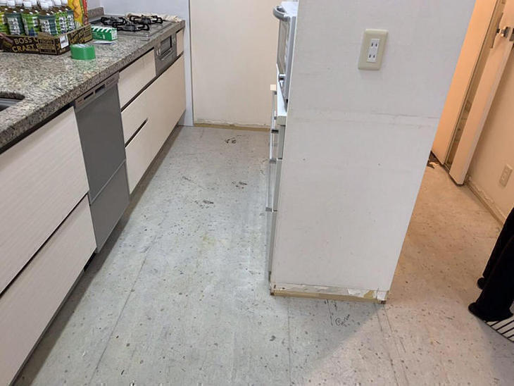 マンションのフローリングの解体工事をしています。これから新しくフローリングを貼っていきます！担当：渡邊