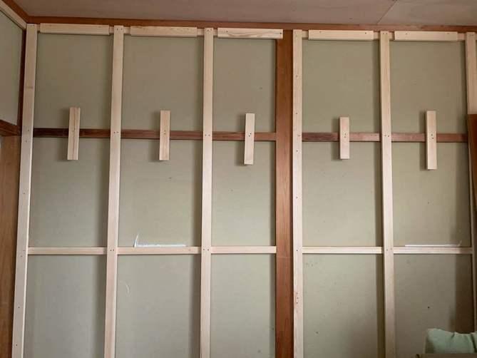和室を洋室にしていきます！聚楽壁に壁下地をしています。担当：渡邊