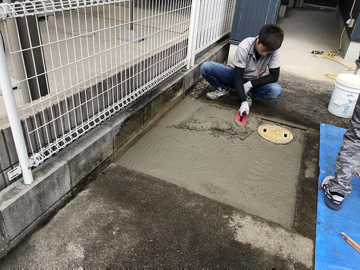 花壇を撤去して、土間仕上げにします！担当：坂根・岩城