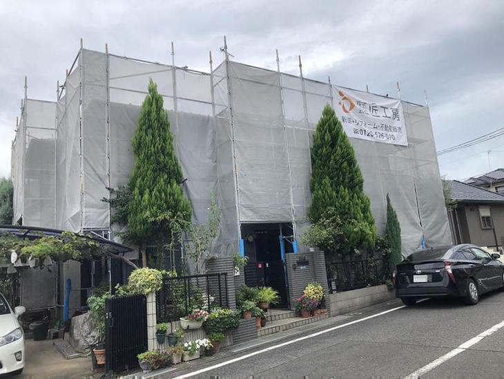 塗装工事が着工致しました。本日にて、足場仮設が完了しております。担当：上田航平
