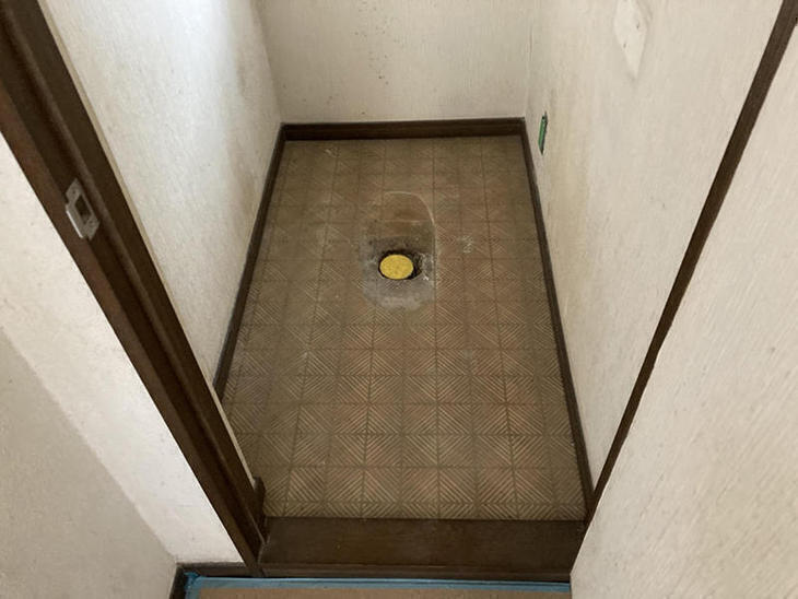 トイレを交換するにあたって、既存のトイレを撤去しました！担当：平塚