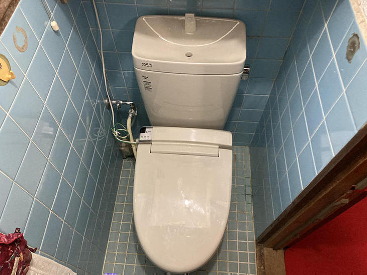 LIXILのトイレを新たに設置しました。担当：山中和樹・森田