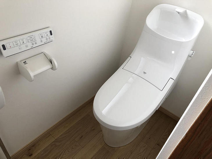 クロス工事が終わり、トイレの据付完了しました！担当：高見