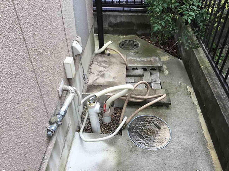 エコキュートの交換に伴い、エコキュートの取り外しを行いました。担当：渡邊