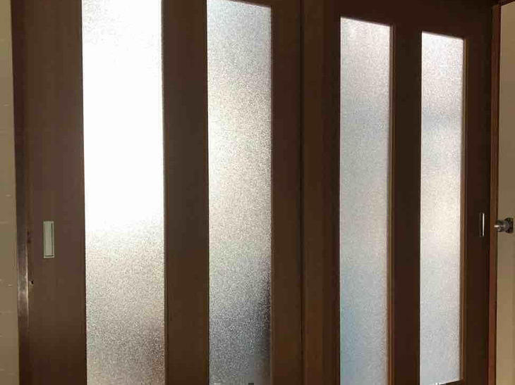 建具を入れ替えました。重くて開け閉めに苦労しておられたのが、改善できました！担当：渡邊