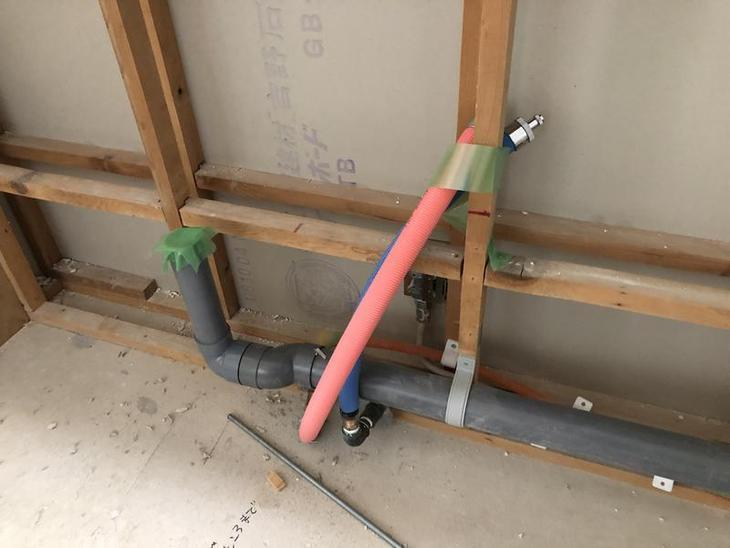 キッチンの解体後、排水・給水・給湯の仕込みが完了しました！【彦根店】高見・早川