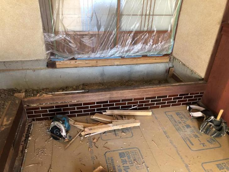 玄関の式台を解体しています！【彦根店】高見・早川