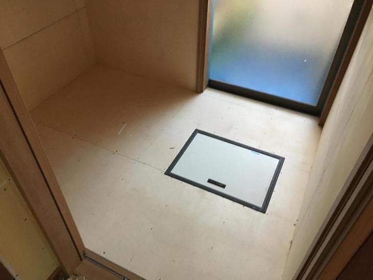 洗面室の形を変えて、外にあった洗濯機を室内に入れる間取りです。点検できるところも付けました。【野洲店】吉田・早川