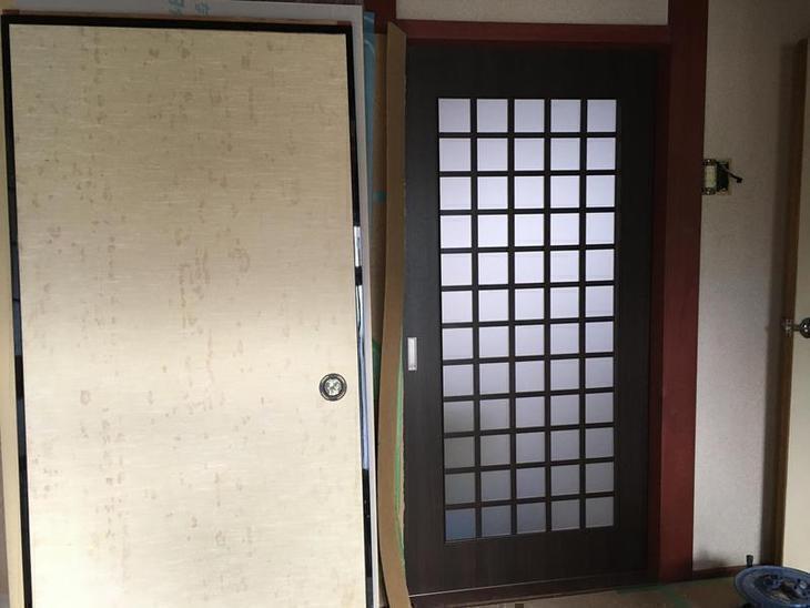 戸襖から格子建具へ。左は外した戸襖です。光が入るようになりました。【野洲店】吉田・早川