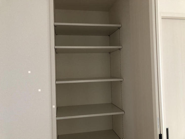 収納の中に可動棚を取付ました。【彦根店】高見