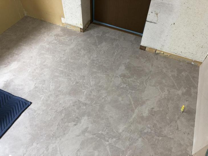 キッチンの床にフロアタイルを貼りました！【野洲店】高田・山尾