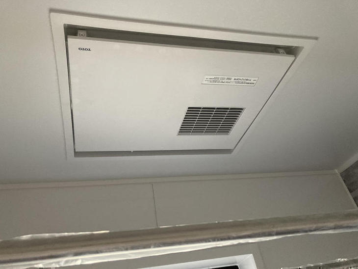 脱衣所に涼風機能を備えた暖房機を設置しました。【野洲店】山中和樹・森田